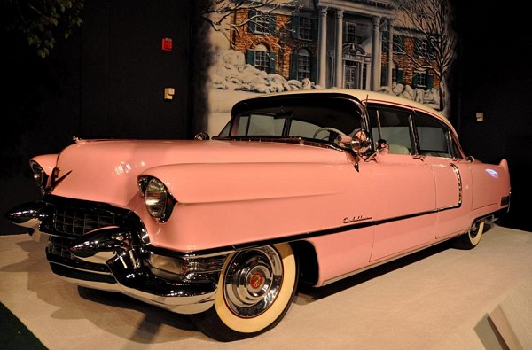 Розовый Cadillac Fleetwood 60 Special и другие авто Элвиса Пресли, короля "Кадиллаков"