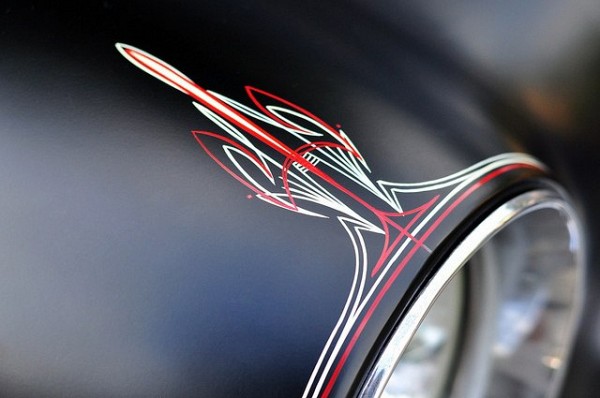 Пинстрайпинг - искусство украшать автомобиль кистью изображение 1