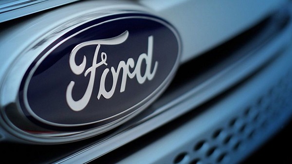 Что предпочесть: новый Ford Focus или подержанный Mondeo?