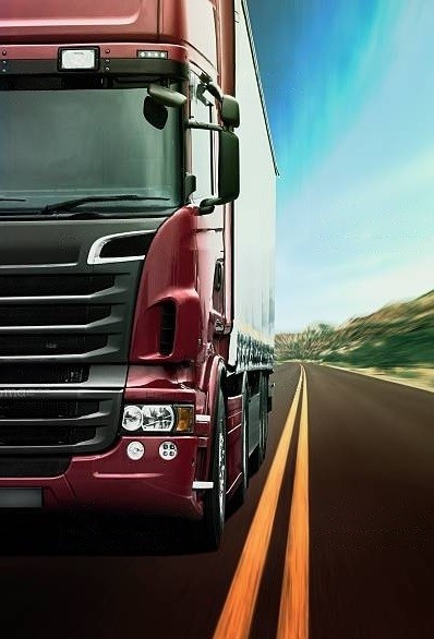 Автомобильный противостояние: Сравнительный анализ грузовых монстров Mercedes и Scania от эксперта автопрома.