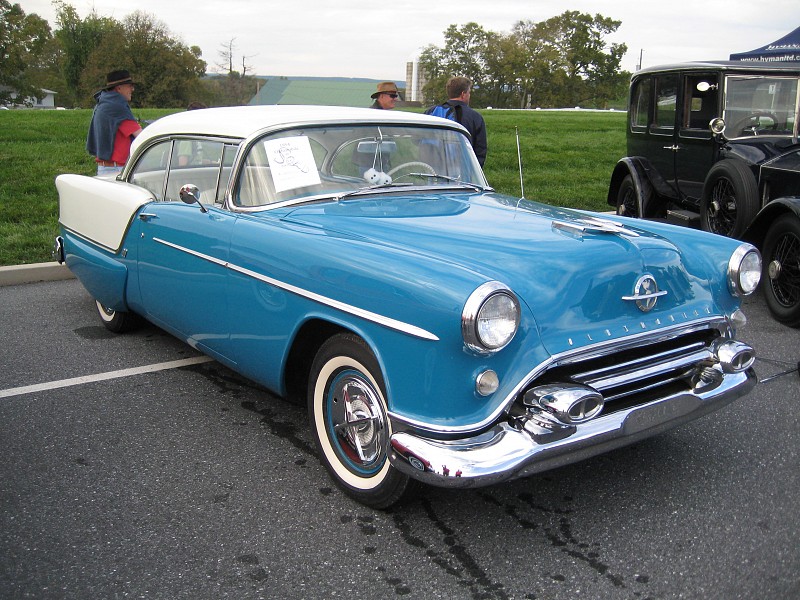 Oldsmobile 88 Holiday 1954 года