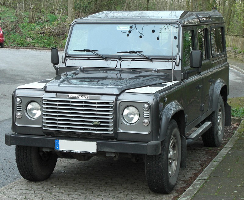 Land Rover Defender последних годов выпуска. Источник картинки Википедия