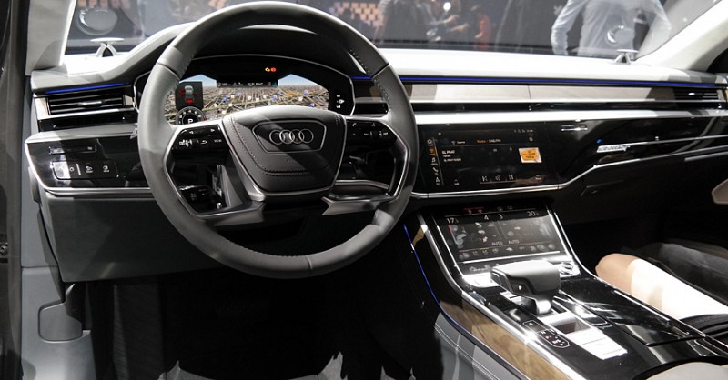 Передняя панель новой Audi A8. Источник картинки autoreview.ru